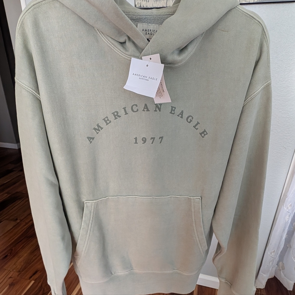 American Eagle Luxe Heavy Weight Graphic  Relaxed Fit Hoodie Size Medium Nwt ❤️